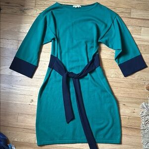 Like New Condition Boden knit belted dress - Kelly green and navy